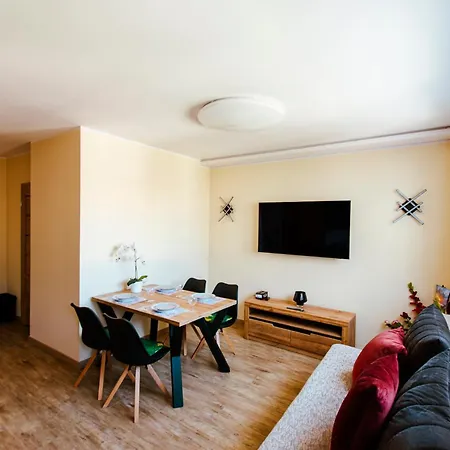 Apartament Vacationclub - Gierczak 15 10 *